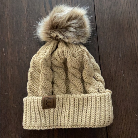 Really cute winter hat - Picture 1 of 1